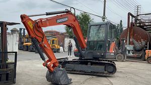 รถขุดขนาดเล็ก Doosan DX55 มือสองคุณภาพสูง พร้อมมอเตอร์ ปั๊ม เครื่องยนต์ เกียร์แท้ น้ำหนักใช้งาน 5 ตัน รับน้ำหนักได้ 6 ตัน รุ่นปี 2020 - Product Image 5
