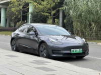 Tesla Model 3 2022 d'occasion, berline électrique à propulsion arrière, batterie LFP de 60 kWh, autonomie de 556 km, pilotage automatique, bien entretenue, prête à être expédiée