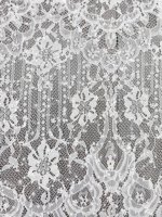 Tissu de dentelle de mariée brodé de perles lourdes