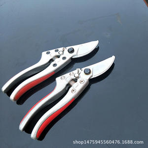 กรรไกรตัดกิ่ง Mountain Wisteria Sk5 ขนาด 8 นิ้ว แบบ Bypass สำหรับตัดกิ่งไม้ผลไม้ ด้ามจับสองสี - Product Image 2