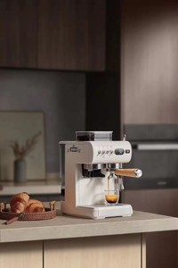 Machine à expresso 20 bars avec moulin intégré et mousseur à lait, cafetière compacte en acier inoxydable pour latte et cappuccino - Product Image 5