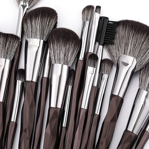 Ensemble <span class=keywords><strong>de</strong></span> pinceaux <span class=keywords><strong>de</strong></span> maquillage 15 pièces pinceau cosmétique haut <span class=keywords><strong>de</strong></span> gamme <span class=keywords><strong>fond</strong></span> <span class=keywords><strong>de</strong></span> <span class=keywords><strong>teint</strong></span> Blush correcteur fard à paupières sourcil surbrillance rose pinceau <span class=keywords><strong>de</strong></span> maquillage - Product Image 2