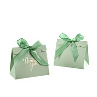 Boîte à dragées de luxe en papier couleur unie avec estampage doré, forme triangulaire, avec ruban, pour cadeaux de remerciement d'anniversaire ou de mariage