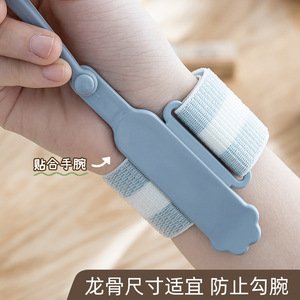 Pen Grip For Children Writing Practice Three Finger Positioning Corrector Plastic Pen Cover Posture Correction Aid Single Pack - Product Image 3
