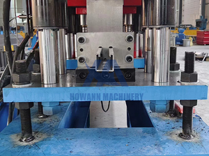 Tự động 1.0-2.5 mét Độ dày năng lượng mặt trời hỗ trợ bảng điều khiển C hình <span class=keywords><strong>Uni</strong></span> strut cuộn hình thành máy bơm bánh răng cho sản xuất nhà máy mái - Product Image 5