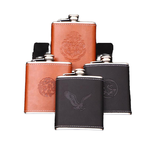Flacon à whisky rectangulaire en acier inoxydable enveloppé de cuir, 7 oz, portable, avec motif en relief, pour les voyages - Product Image 1