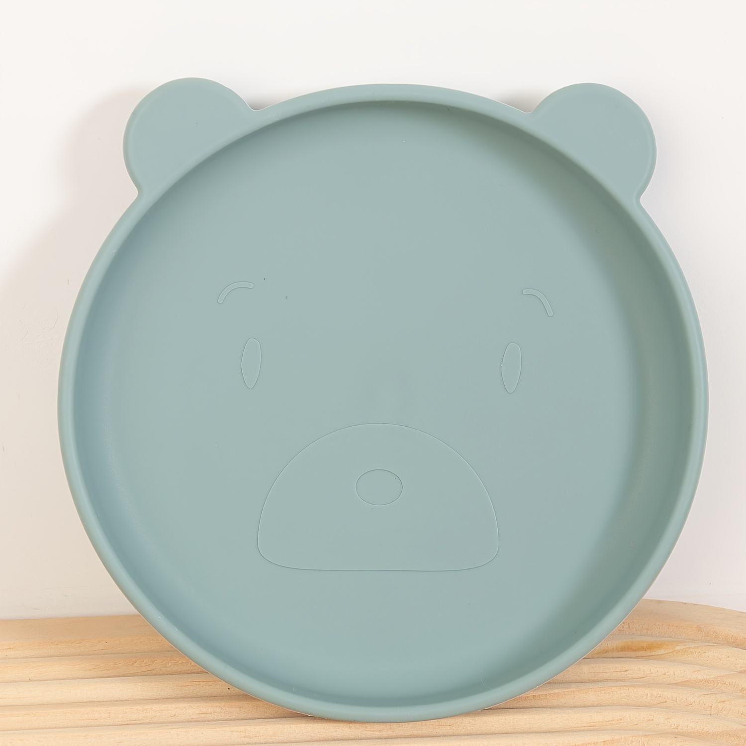 สีเขียวเข้ม