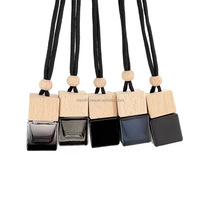 Vente en gros de flacons de parfum pour voiture rechargeables, diffuseur d'air carré en verre suspendu avec couvercle en bois pour huiles essentielles