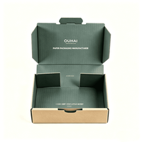 Boîte d'expédition en papier kraft écologique auto-scellante avec impression intérieure vert foncé et logo personnalisé pour l'emballage de vêtements