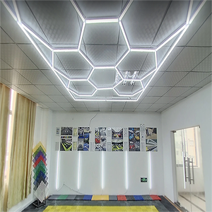 Luz LED de Techo Hexagonal Suspendida Personalizada de 6500K para Garaje, Discoteca, Estudio de Detallado de Automóviles, Luces de Trabajo - Product Image 6