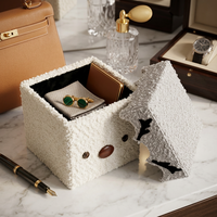 Boîte cadeau décorative de Noël au design mignon en tissu premium avec couvercle et base pour l'emballage et la présentation de jouets pour enfants