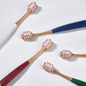 Spazzolino da denti manuale con setole morbide - Product Image 1