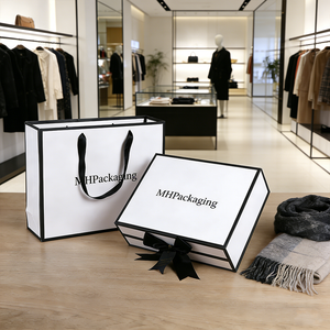 Boîte <span class=keywords><strong>blanche</strong></span> de luxe avec bordure noire, emballage pour vêtements, logo personnalisé, fermeture magnétique, boîte rigide en carton pliable, ensemble boîte et sac cadeau - Product Image 1
