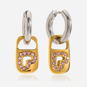 Pendientes de aro con forma de candado y diamantes de imitación rosas, de acero inoxidable chapado en oro para mujer, para uso diario. - Product Image 1
