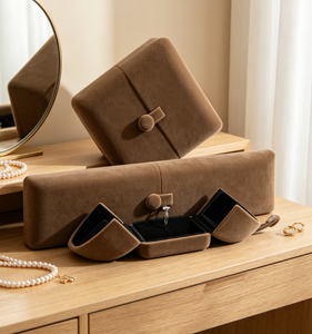 Boîte de présentation de bijoux de luxe pour femmes, carrée et semi-circulaire, pour bagues, avec logo personnalisable, en velours, pour la Saint-Valentin - Product Image 5