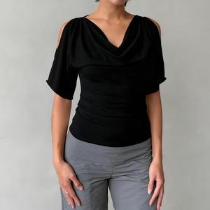 เสื้อยืดสตรีทแวร์สีดำเซ็กซี่ ตัดเย็บเว้าเอว คอวัว ไหล่ตก แขนสั้น สไตล์ลำลอง แฟชั่นเสื้อครอป - Product Image 3