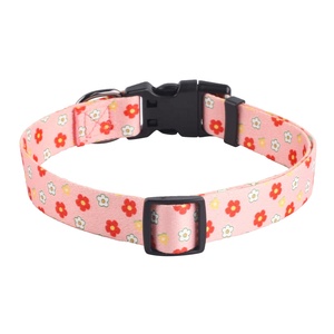 Collare di Lusso Morbido in Poliestere Regolabile per Cuccioli con Design Personalizzato, Stampa Cartoon e Fiocco per Cani di Piccola Taglia con Fibbia - Product Image 4