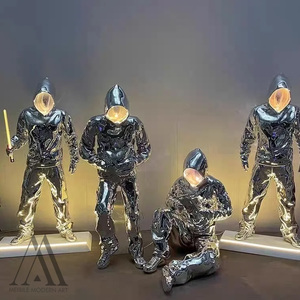 Estatua de Figura con Capucha de Fibra de Vidrio de Tamaño Real, Cromada Plateada, Adorno para Exhibición en Tiendas, Escultura de Moda de Arte Callejero - Product Image 4