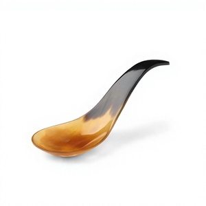 Cuchara de Cuerno de Búfalo Natural Hecha a Mano, Utensilio de Cocina Rústico, Cuchara Decorativa Única para Servir Té, Café, Postre y Uso Diario - Product Image 1