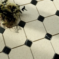 Carrelage mural hexagonal en marbre naturel pour villa moderne, design graphique intérieur, idéal pour usage résidentiel et commercial