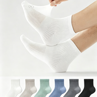 Fabrication sur mesure de chaussettes de sport blanches en coton biologique 100% avec logo tricoté personnalisé pour hommes et femmes
