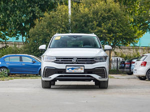 VW Tiguann <span class=keywords><strong>Allspace</strong></span> 4WD 220HP Turbo de Segunda Mano en Excelentes Condiciones, 7 Plazas, SUV Usado para Todoterreno - Product Image 2