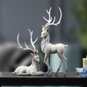 Decorazione europea per la casa in resina di cervo scultura di piccoli mobili da ufficio decorazione con motivo animale per regali di nozze - Product Image 4