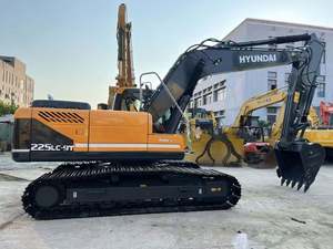 Excavadora HYUNDAI 225LC-9T Original con Motor en Buen Estado, Bajo Precio y Pocas Horas de Trabajo - Product Image 2