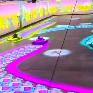 Système de jeu interactif de <span class=keywords><strong>karting</strong></span> pour adultes, <span class=keywords><strong>simulateur</strong></span> de <span class=keywords><strong>karting</strong></span>, piste de <span class=keywords><strong>karting</strong></span>, jeux immersifs avec projecteur, équipement d'amusement intérieur - Product Image 2