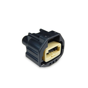 Conector de Cableado Automotriz Hembra de 2 Pines, 6.3mm, Plástico Negro, IP20, para Uso en Automóviles - Product Image 1