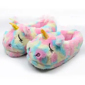 Zapatillas de animales suaves y cómodas personalizadas, pantuflas de felpa de unicornio con suela de espuma