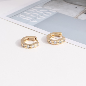 แฟชั่นใหม่ <span class=keywords><strong>Rihanna</strong></span> Style18K ชุบทองคริสตัลเพชร Huggies สตั๊ดต่างหู - Product Image 5