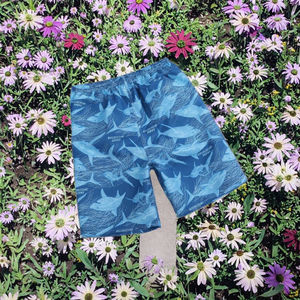 Pantalones cortos de playa de secado rápido para hombre, talla grande, sueltos, finos, de cinco puntos, cintura media, sólidos, tipo cargo, deportivos, casuales, con estampado floral hasta la rodilla. - Product Image 3