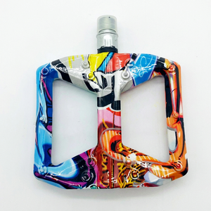Pédales de vélo de montagne en nylon coloré antidérapantes - Product Image 1