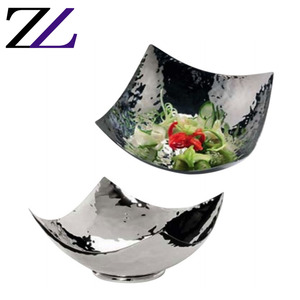 Set di Stoviglie, Ciotole Quadrate in Acciaio Inox Martellato Argento per Buffet, Servizio Dessert e Frutta all'Aperto - Product Image 1