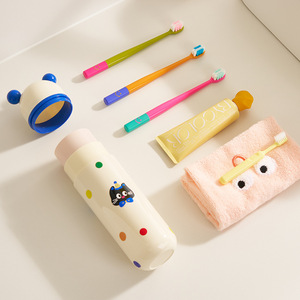 Crowned Cat Travel Wash Cup Set 1L Portable Toothbrush Toothpaste Mouthwash Holder Cartoon Design for Home and Travel Use - Product Image 3