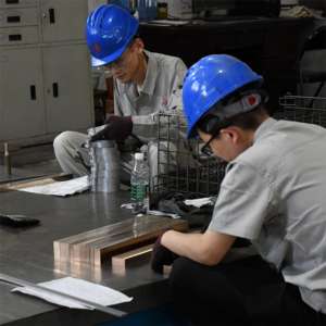 Бронзовая втулка с маслосмазывающей канавкой из прочного латунного сплава C86300 (медный сплав) - Product Image 2