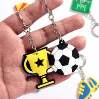 Porte-clés en PVC créatif de style sportif, trophée, pendentif, maillot, baskets, gants, stade, football, cadeau