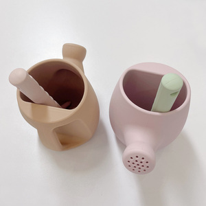 Annaffiatoio in Silicone con Set di rastrelli, perfetto per i più <span class=keywords><strong>piccoli</strong></span> che giocano in <span class=keywords><strong>giardino</strong></span> o in spiaggia - Product Image 4