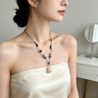 Collier ethnique baroque fait main avec pendentif perle, cordon de perles mélangées et multiples perles entretoises, long bijou rétro pour femme