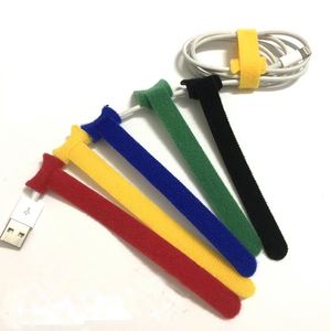 สายรัดเคเบิลแบบมีกาวในตัว EKO Wholesale สีดำ ทำจากไนลอน พร้อมแถบตีนตุ๊กแก ใช้ได้หลากหลาย - Product Image 1
