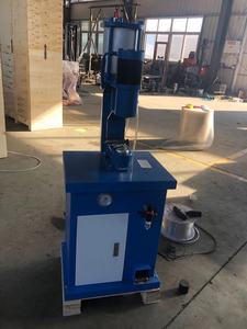 Machine de rivetage de patins de frein hydrauliques pneumatiques QYM-6 - Product Image 5
