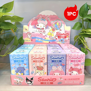 Caja Misteriosa de Llaveros <span class=keywords><strong>Sanrio</strong></span> |   Decoración de Coche con Diseño de Dibujos Animados Y2K, Universal para Llaves de Coche y Accesorios de Bolsa - Product Image 1