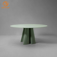 Tables de style nordique italien avec plateau en métal ou en bois, designs de tables à manger de luxe pour table à manger, pieds en bois semi-circulaires