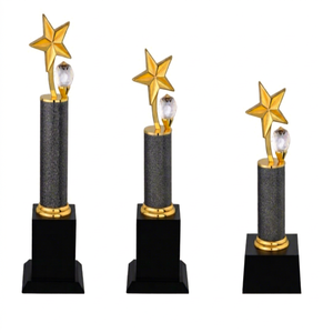 Trofeo estrella duradero para ceremonias de premiación prestigiosas. Trofeo de metal premium para instituciones educativas y oficinas corporativas. - Product Image 1