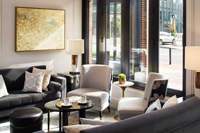 Meubles d'hôtel haut de gamme Whitney : Chaise, canapé et table pour projets hôteliers