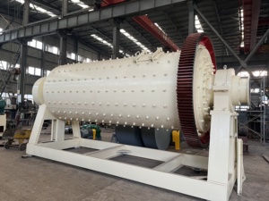 Molino de Bolas de 5T de Alta Demanda, Equipo Industrial de Molienda de Doble Propósito (Húmedo/Seco) con Motor de CA y Engranajes, Capacidad de 1-10t/h - Product Image 6