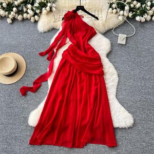 Abito da Spiaggia Floreale con Spalline Asimmetriche e Scollo all'Americana - Elegante per Vacanze e Resort - Product Image 3