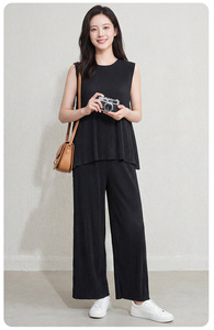 เสื้อผ้าแฟชั่นฤดูร้อนปี 2026 รุ่นใหม่ล่าสุด สไตล์ลำลอง Miyake จีบพลีท เสื้อแขนกุด กางเกงขายาวทรงกว้าง ชุดสองชิ้น ขายส่งจำนวนมาก - Product Image 5