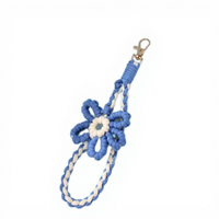 Porte-clés fleuris au crochet faits main, breloques de sac style bohème avec cordon de poignet pour femmes, accessoires quotidiens